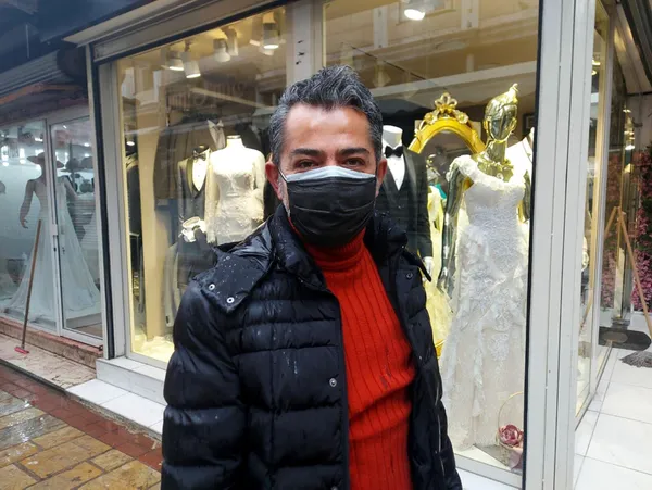 1615459585065.jpg İzmir'i sağanak vurdu! Tarihi iş hanı sular altında kaldı: Her yağmurda biz bu sorunu yaşıyoruz - 2