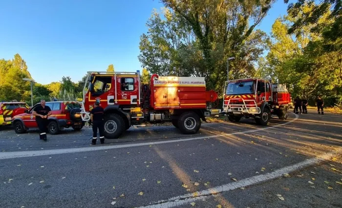 Fransa’nın güneyindeki Var bölgesinde orman yangını ! Yüzlerce hektarlık alan küle döndü