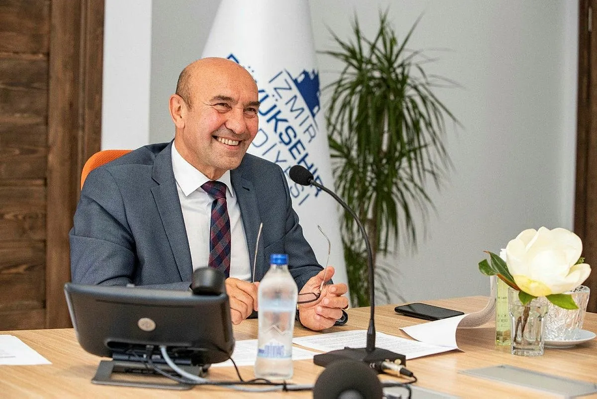 CHP'li başkan Tunç Soyer’den İzmirlilere 15 milyonluk kazık