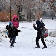 27 Aralık Cuma okullar tatil mi? Hangi illerde okullar tatil? Yarın okullar tatil mi?