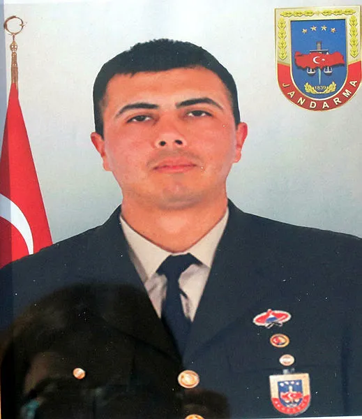 Şehit Uzman Çavuş Hasan Kuzu, son yolculuğuna uğurlandı - 1