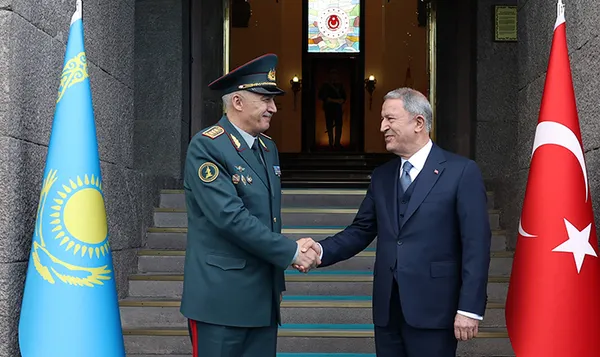 Milli Savunma Bakanı Hulusi Akar Kazakistan Savunma Bakanı Orgeneral Jaksylkov ile görüştü - 2