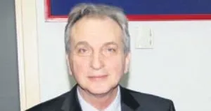 Kadavra kaçıran profesöre kınama