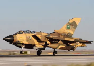 Yemen'de Suudi Arabistan savaş uçağı düştü