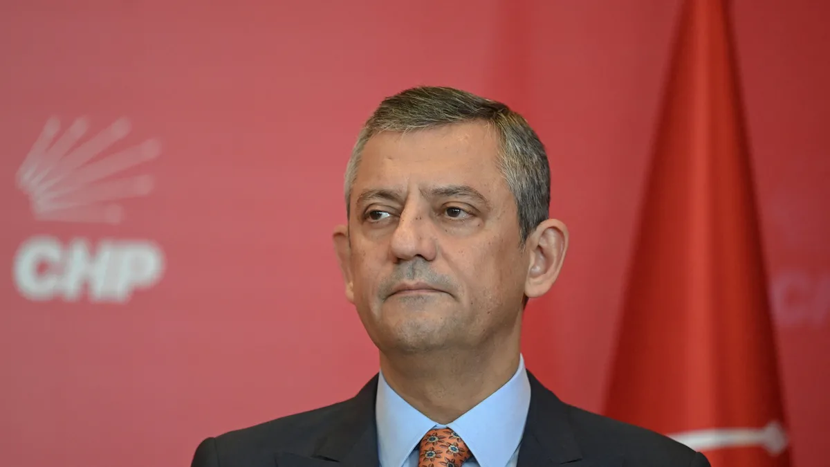 CHP tabanında İmamoğlu kırılması!  "Özgür Özel kendini de bitirdi"