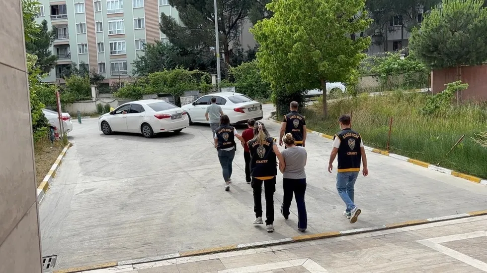 Manisa'da çöpte bulunan bebeğin annesi yakalandı (AHABER)
