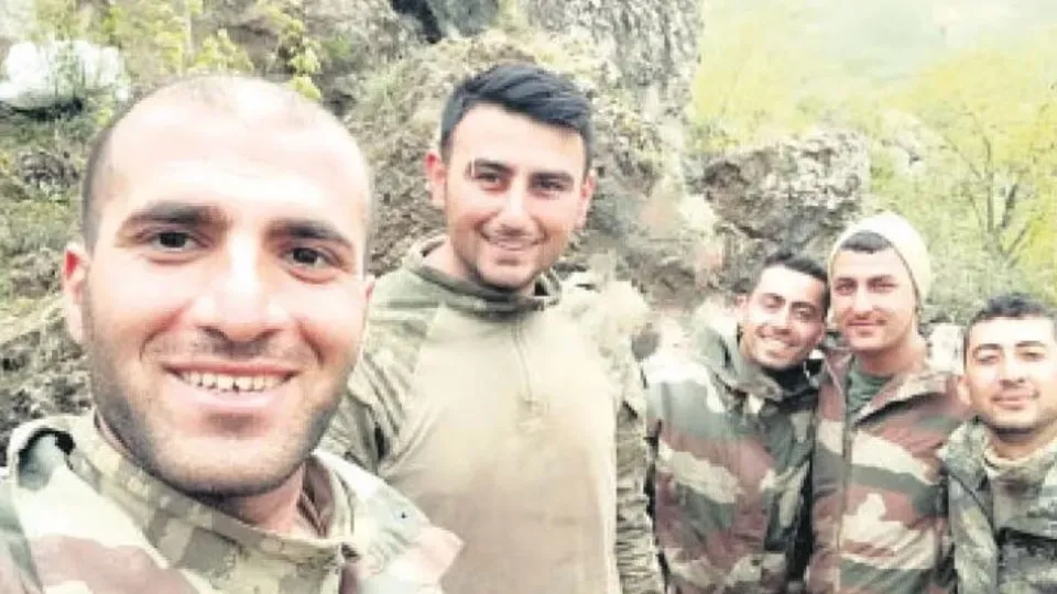 Türkiye kahraman şehitlerini uğurluyor...