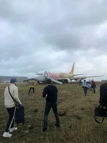 Pegasus'a ait pistten çıkan uçağın yolcuları yaşadıklarını anlattı - 1