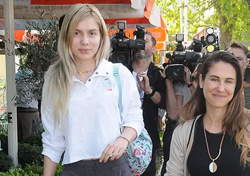 Aleyna Tilki: Köstek olanlar var