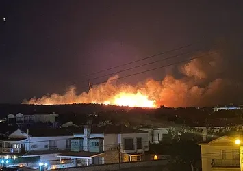 İzmir'de makilik alanda yangın! Alevler bir anda yükseldi