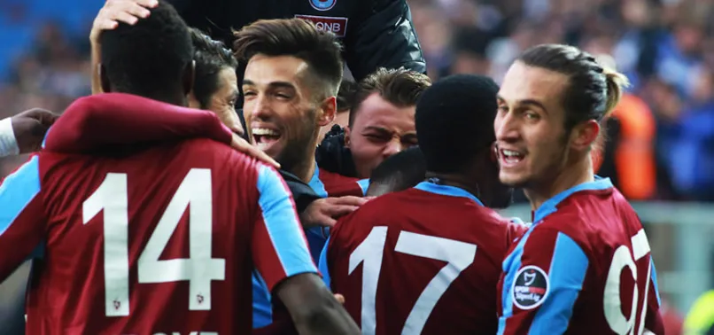 Trabzonspor'da ilk ayrılık KAP'a bildirdi!