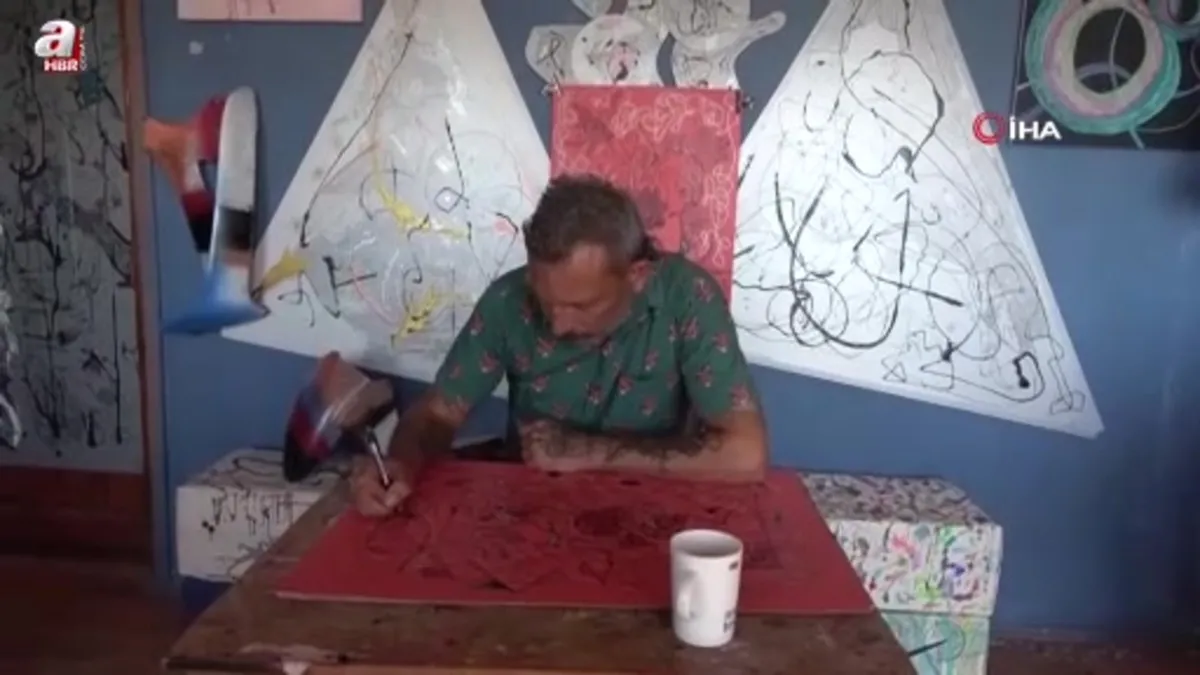 Antalya'da ilginç olay: Yaptığı resimleri çöpe atıyor koleksiyonerleri çöplük çöplük dolaştırıyor