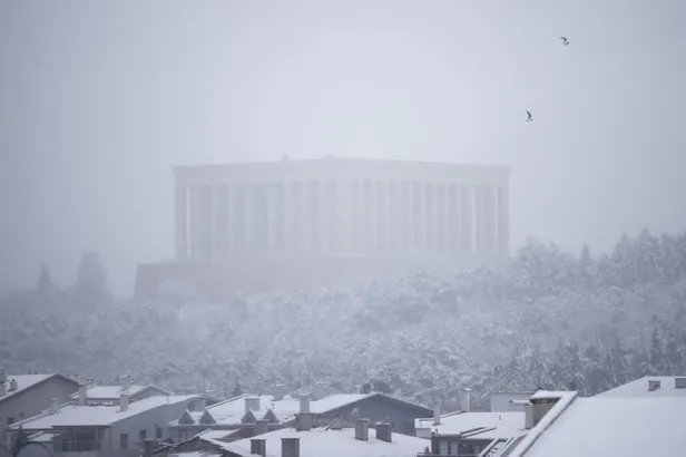 Yarın İstanbul’da okullar var mı? 14 Mart Pazartesi İstanbul’da okullar tatil olacak mı? İstanbul Valisi Ali Yerlikaya son açıklamaları...