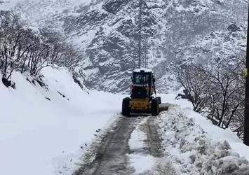 Şırnak'ta kar nedeniyle 11 yerleşim yerine ulaşım sağlanamıyor