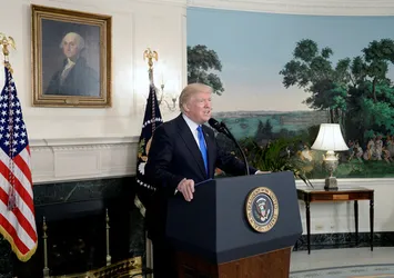 Trump’tan Pentagon’a Afganistan yetkisi