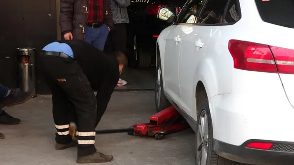 Milyonlarca sürücüyü etkileyecek! O uygulama 1 Aralık itibariyle başlayacak! Hangi araçlarda kış lastiği zorunluluğu var?