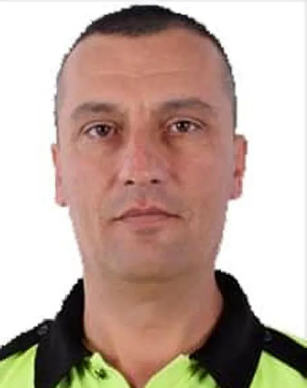 ispartada-otomobilin-carptigi-trafik-polisi-yonuz-turan-sehit-oldu-1714380165727.jpg Yonuz Turan