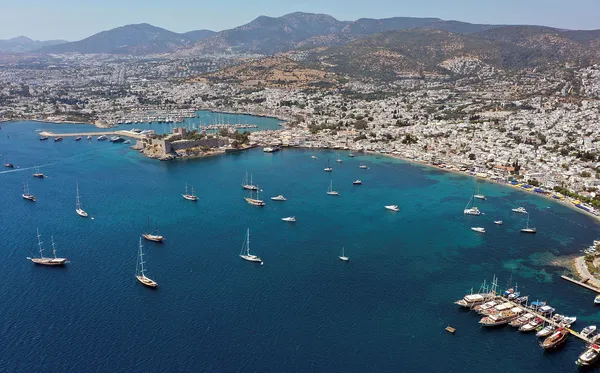 1687240768838.jpg Tatilcilerin gözdesi Bodrum'da durum içler acısı! Kötü koku tüm ilçeyi sardı | Vatandaştan CHP'li belediyeye isyan: Her yıl aynı sorun var ama çözüm yok - 1