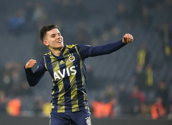 son-dakika-sozlesme-imzalamasi-bekleniyordu-fenerbahceye-ferdi-kadioglu-soku-1644522170933.jpg Son dakika: Sözleşme imzalaması bekleniyordu! Fenerbahçe'ye Ferdi Kadıoğlu şoku - 6