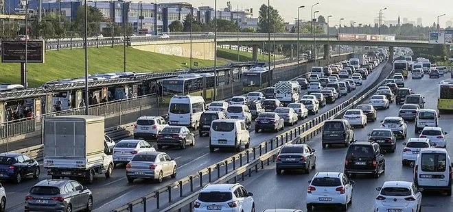 İstanbul’da trafik kaosu: Yoğunluk yüzde 72’yi buldu