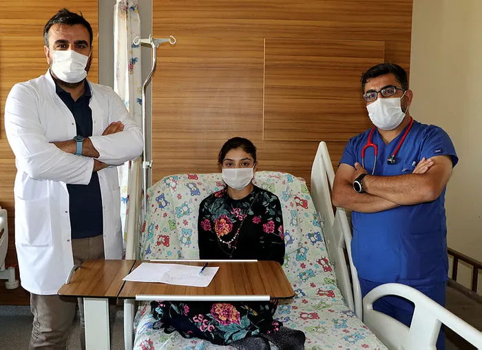 Sağlık Bakanı Koca'ya Nazlı'dan şarkılı teşekkür - 1