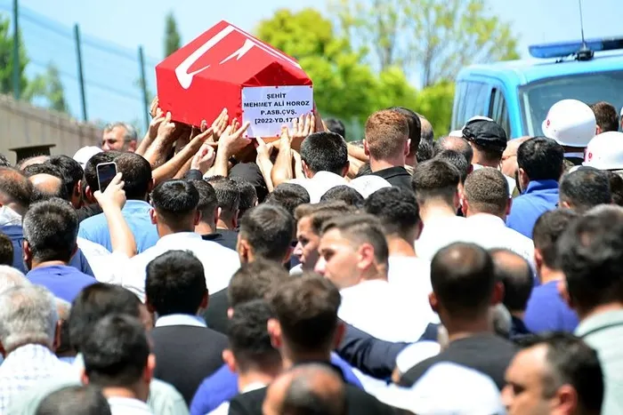sehit-mehmet-ali-horoz-son-yolculuguna-ugurlandi-1719056540889.jpeg
