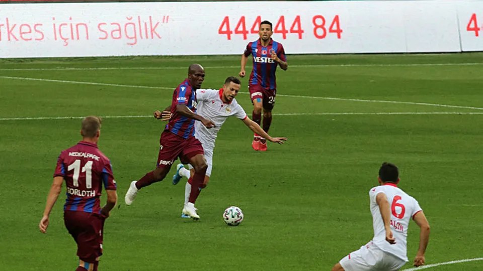 Trabzonspor Samsunspor karşısında 1-0 öne geçti