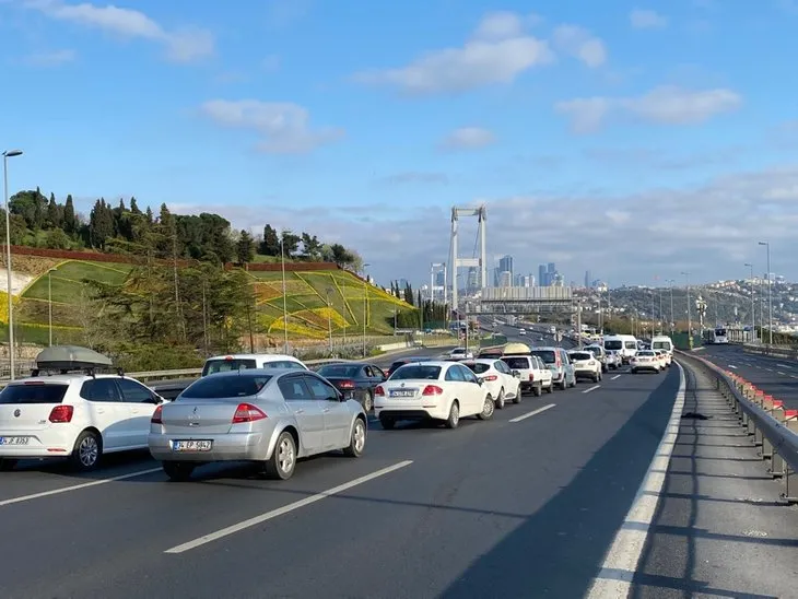 Sokağa çıkma yasağının 2. gününde İstanbul! 15 Temmuz Şehitler Köprüsü’nde denetimler devam etti