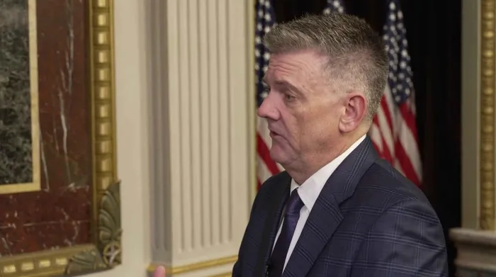 abdde-buyuk-guvenlik-acigi-ulusal-guvenlik-danismani-waltzdan-bir-skandal-daha-askeri-bilgileri-sahsi-e-posta-1743576049270.jpg ABD Ulusal Güvenlik Sözcüsü Brian Hughes (AFP)