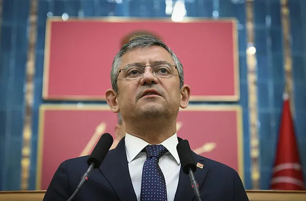 1699627668230.jpg Özgür Özel'in Başkan Erdoğan'a yönelik küstah sözlerine AK Parti'den çok sert tepki: Darbeci arıyorsan aynaya bak! - 2