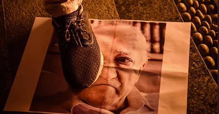 chp-ve-sozde-aydinlardan-milli-degerlere-koordineli-saldiri-90li-yillarin-karanlik-zihniyeti-hortladi-hedefte-1771416125038.png foto: ahaber.com.tr