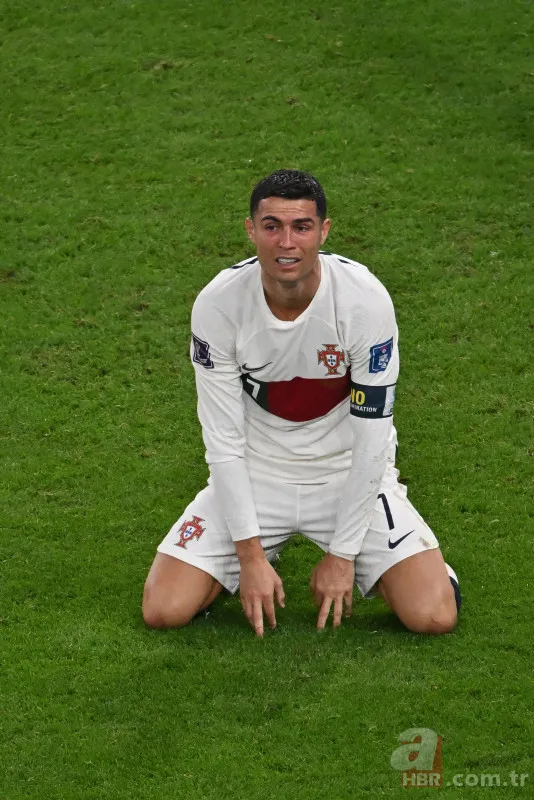 Cristiano Ronaldo son Dünya Kupası'na gözyaşlarıyla veda etti! Soyunma odasına ağlayarak gitti! Fas'tan Portekiz'e sürpriz 22