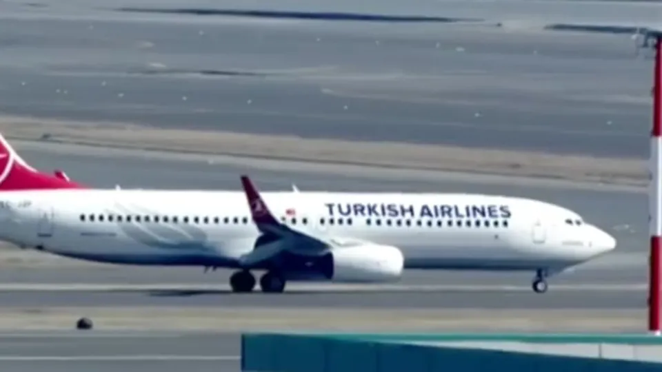 İstanbul Yeni Havalimanı’na ilk uçak indi