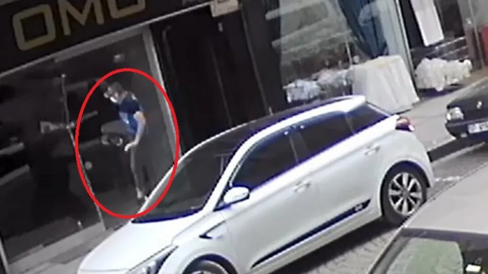 Rize'de şaşırtan görüntü! Telefona sinirlenince...