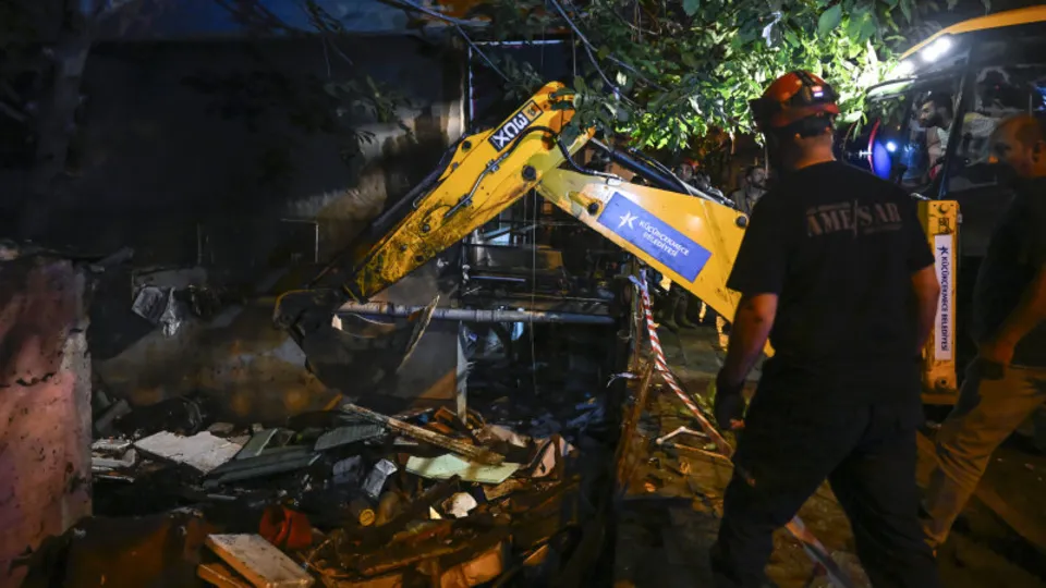 İstanbul'da sel felaketi 2 can aldı! Cadde, sokak ve bodrum katları çamurla doldu! İşte megakentin son hali A Haber drone kamerasında