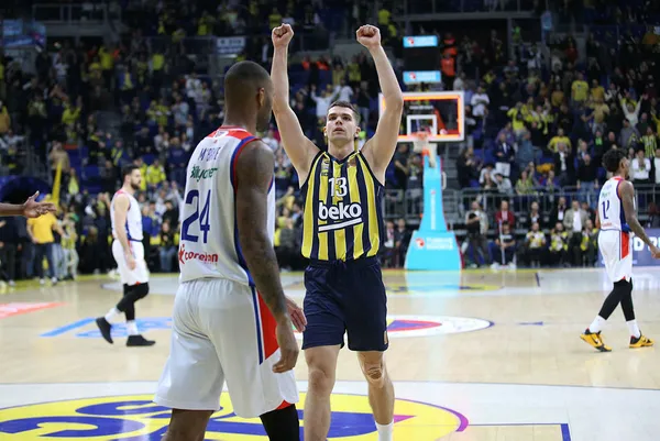 1672093802620.jpg Fenerbahçe Anadolu Efes'i devirdi! Fenerbahçe Beko 93-90 Anadolu Efes (MAÇ SONUCU) - 2