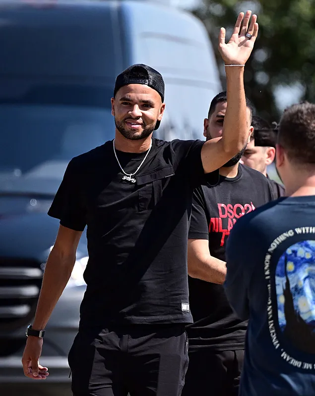 fenerbahce-yeni-transferi-en-nesyriyi-kapa-bildirdi-iste-sozlesme-detaylari-ve-bonservisi-1721901819803.jpg Fenerbahçe yeni transferi En Nesyri'yi KAP'a bildirdi! İşte sözleşme detayları ve bonservisi... - 1