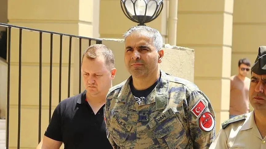 incirlikte-15-temmuz-gecesi-neler-yasandi-fetonun-kritik-ussundeki-ihanet-trafigi-1783921804646.jpeg Yakıt ikmali emrini veren İncirlik Üs Komutanı Ercan Van - foto:ahaber.com.tr