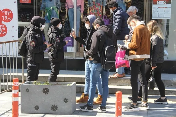İstanbul'da Covid-19 gündemiyle toplanan İl Umumi Hıfzıssıhha Meclisi yeni tedbir kararlarını açıkladı - 5