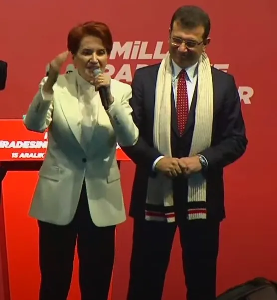 hdpnin-oldugu-yerde-olmayiz-demisti-aksener-demirtasin-alkislatildigi-kursude-konustu-1671119394852.jpg "HDP'nin olduğu yerde olmayız" demişti: Akşener Demirtaş'ın alkışlatıldığı kürsüde konuştu - 4