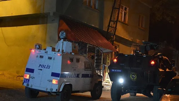 Son dakika: Siirt polis lojmanlarına roketatarla saldıran terörist yakalandı - 1