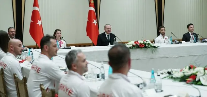 Son dakika: Başkan Recep Tayyip Erdoğan, milli sporcuları kabul etti