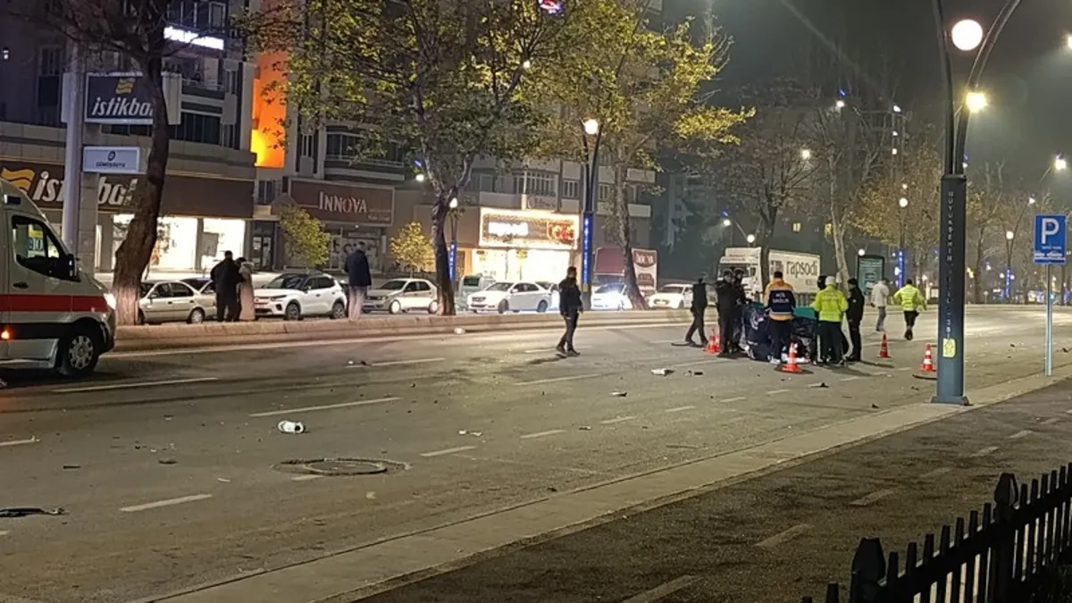 İki otomobil motosiklete çarptı: 1 ölü 1 ağır yaralı