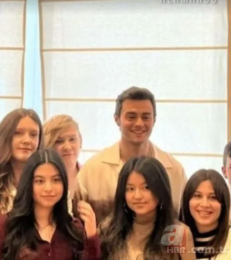 Kardeşlerim’in Ömer’i Bilal Yiğit Koçak İspanya’da fırtına gibi esti! Hayranları etrafında pervane oldu