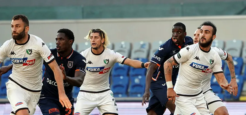Başakşehir 3-0 öne geçtiği Denizlispor maçında 1 puana razı oldu