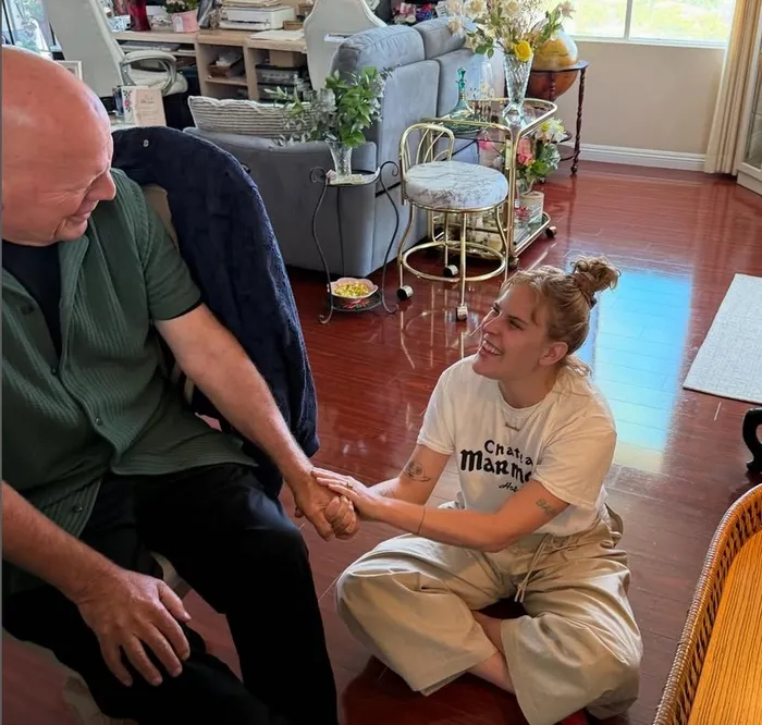 bruce-willisin-kizi-aci-haberi-duyurdu-artik-konusamiyor-1753176560837.jpg Kaynak: Instagram