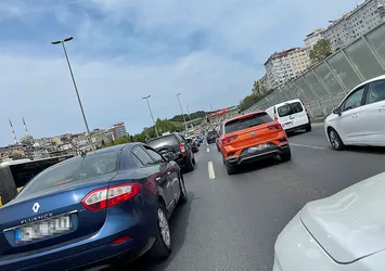 İstanbul'da trafik kilitlendi! Yüzde 70'e ulaştı
