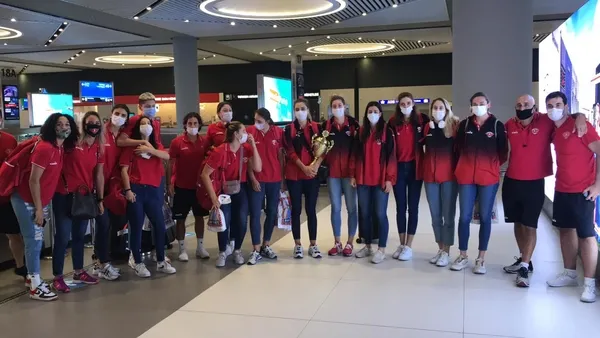 Balkan şampiyonu Türk Hava Yolları Kadın Voleybol Takımı yurda döndü - 1