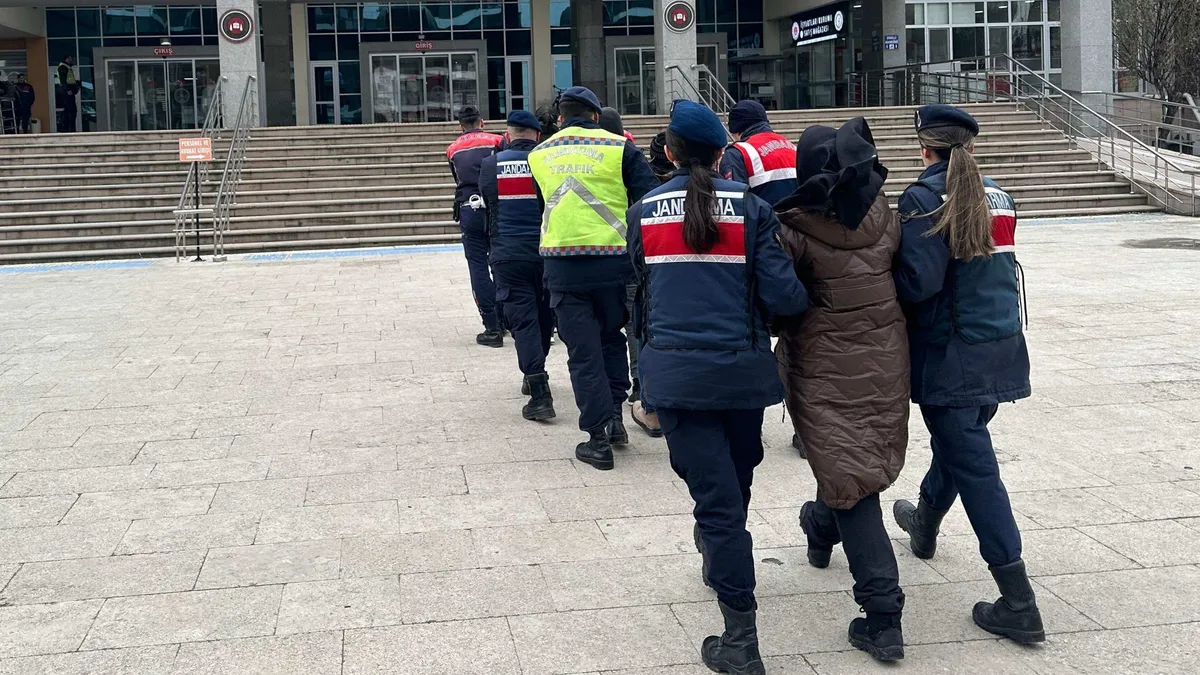 46 ilde eş zamanlı FETÖ operasyonu: 82 kişi hakkında tutuklama kararı