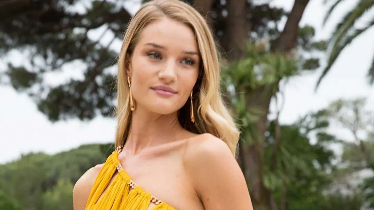 Rosie Huntington-Whiteley Türkiye'de! Güzelliğiyle göz kamaştırdı